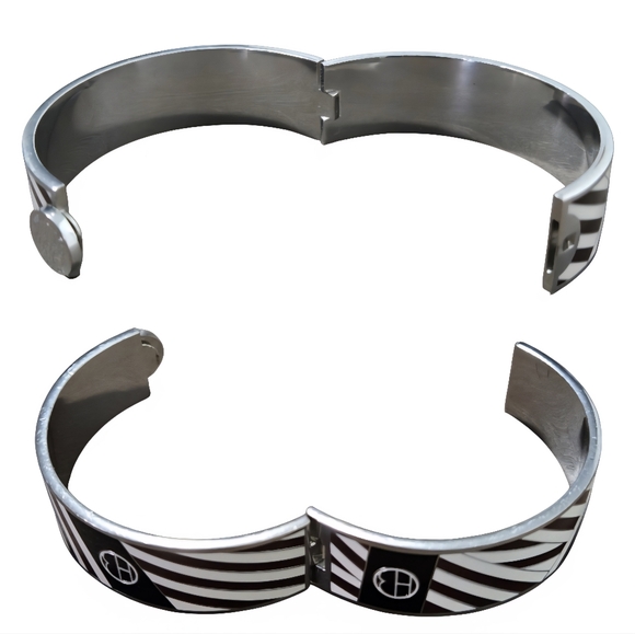 Henri Bendel Geometric Hinged Bangle-EUC - Picture 4 of 7